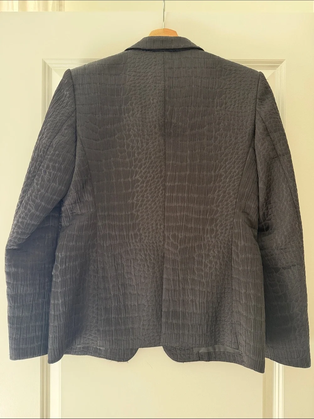 Uniqlo Black Textured Two-Button Women’s Blazer